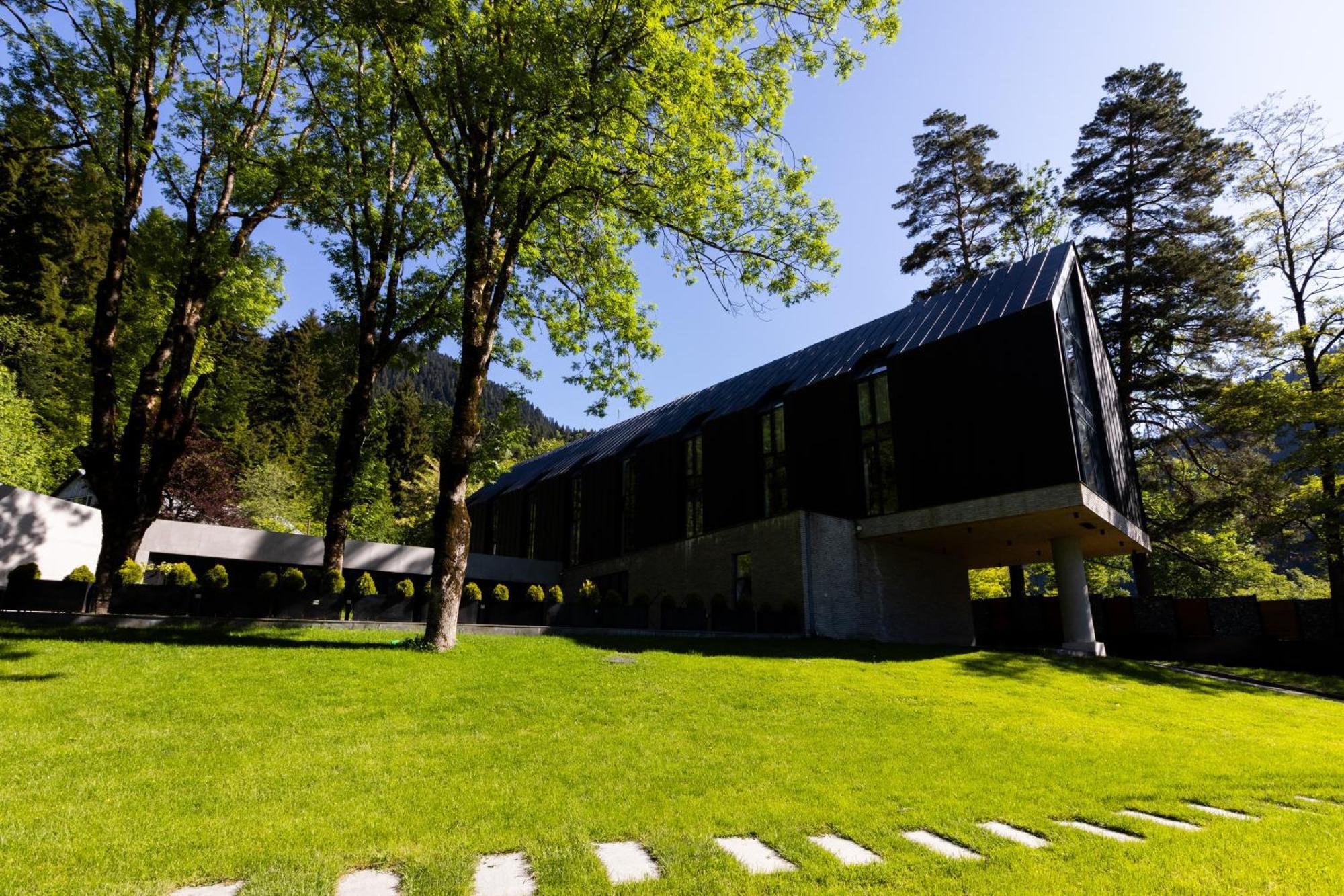 Manino Utsera Hotel Exterior photo